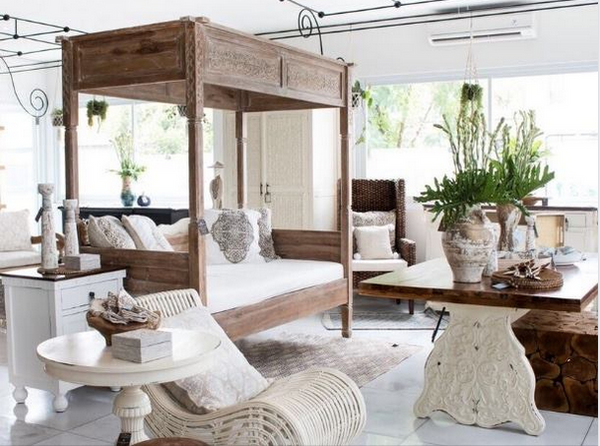 Tahiti Canopy Bed