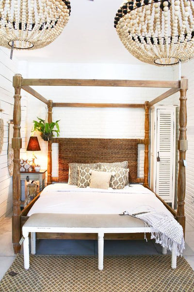 Island Canopy Bed King